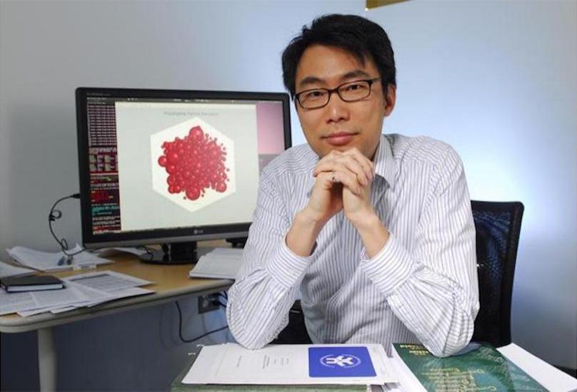 Edmond Chow with computer model